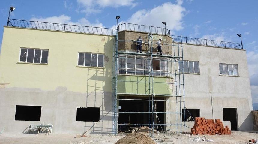 Hamzabeyli&rsquo;nin Eski Garajı &Ccedil;ok Ama&ccedil;lı Salon Oluyor