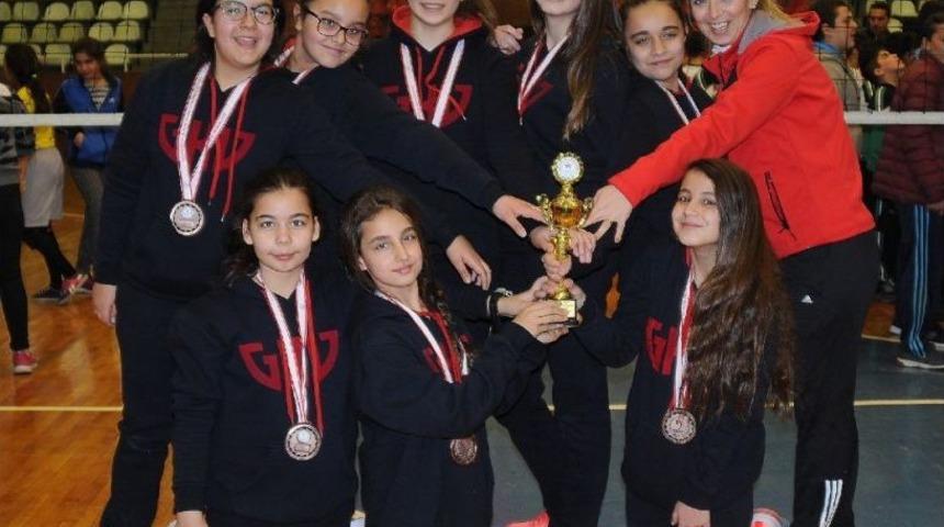 Gaziantep Kolej Vakfı&rsquo;nın Voleybol Başarısı