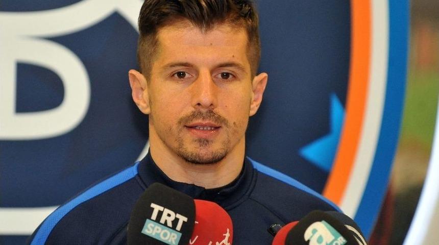 Emre Bel&ouml;zoğlu 1 Yıl Daha Başakşehir&rsquo;de