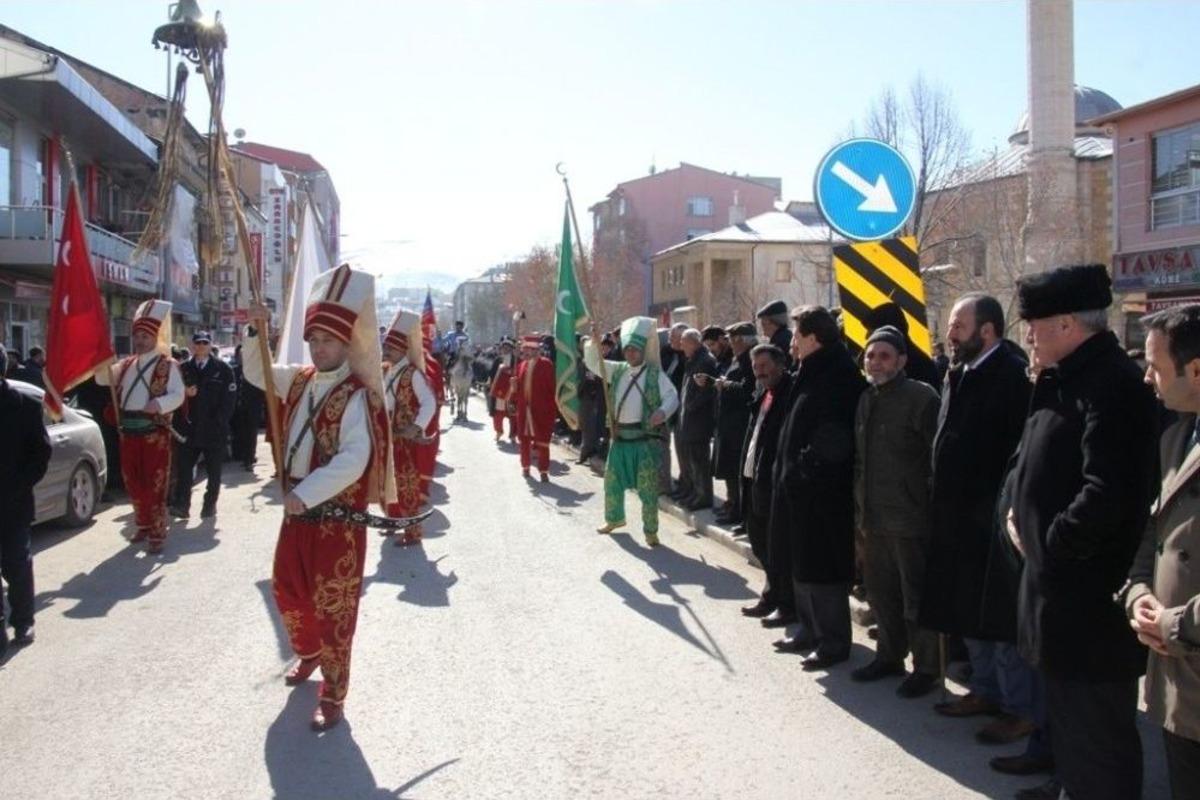 Kurtuluş T&ouml;renleri, Mehteran G&ouml;sterisi Ve Cirit&ccedil;ilerin Ge&ccedil;işiyle Renklendi