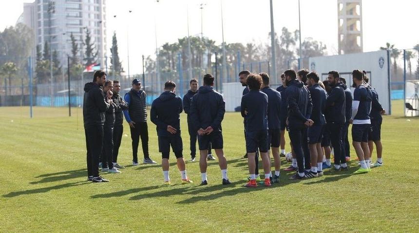 Adana Demirspor, Balıkesirspor Ma&ccedil;ı Hazırlıklarını S&uuml;rd&uuml;r&uuml;yor