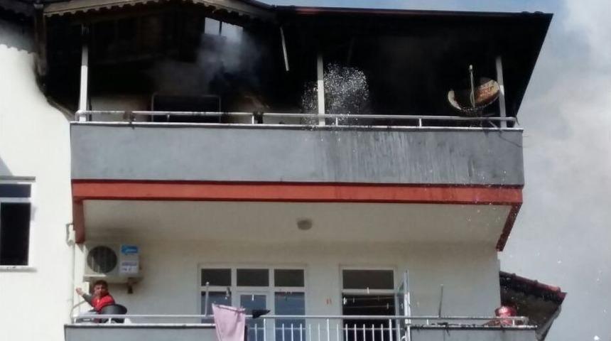 Manavgat&rsquo;ta Korkutan Ev Yangını