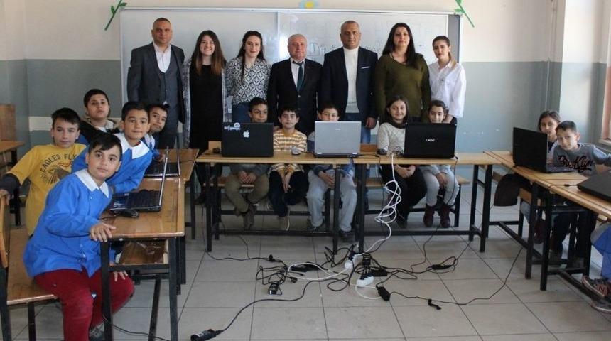 Edirne&rsquo;de &lsquo;minik Parmaklar Geleceği Programlıyor&rsquo;