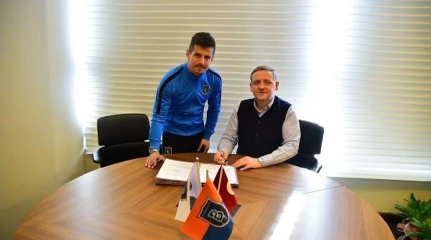 Emre Bel&ouml;zoğlu S&ouml;zleşmesini 1 Yıl Daha Uzattı