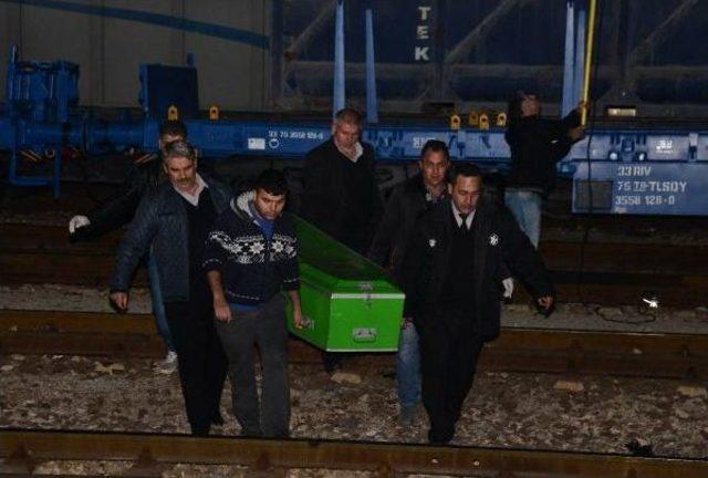  selfie  &Ccedil;ekerken Akıma Kapılan Berkay Toprağa Verildi 3