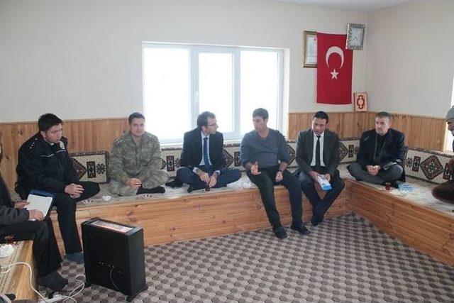 Otlukbeli Kaymakamı G&uuml;ng&ouml;r&rsquo;den K&ouml;y Ziyareti 1