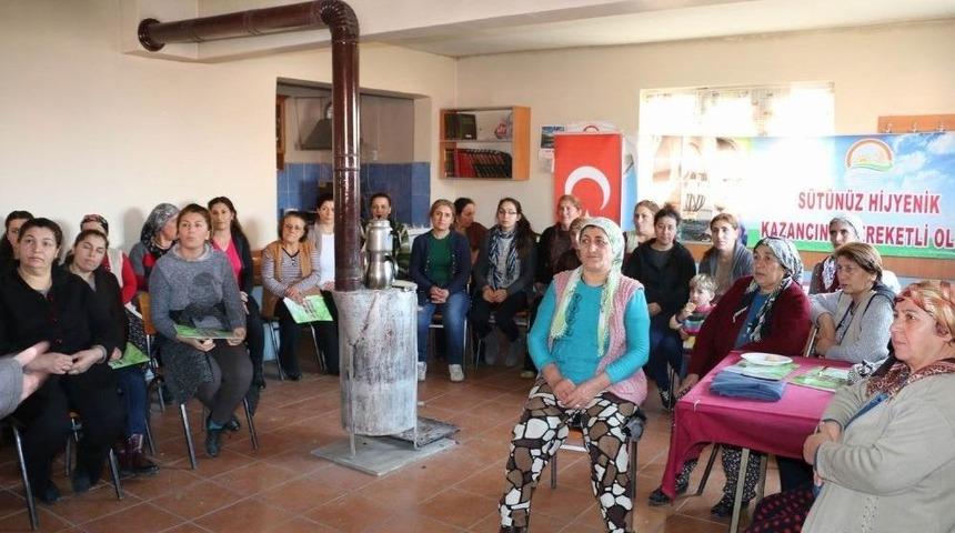 Kadın &Ccedil;ift&ccedil;ilere Hijyenik S&uuml;t &Uuml;retimi Kursu