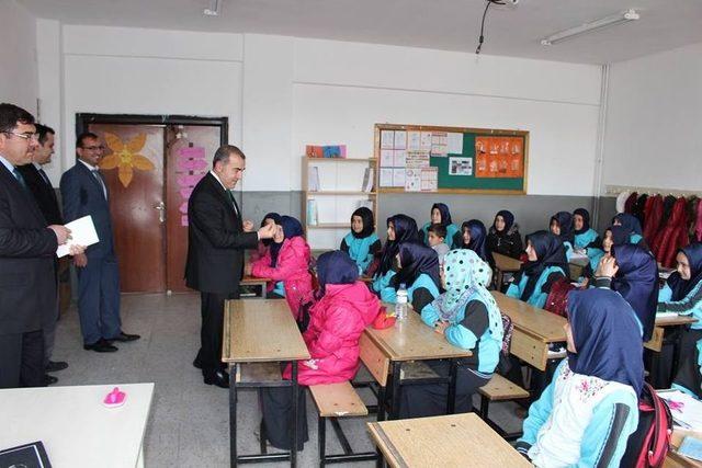 Milli Eğitim Müdürü Demir, Acıgöl’de Okulları Ziyaret Etti