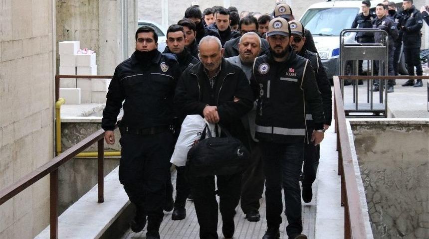 Fet&ouml; Operasyonunda G&ouml;zaltına Alınan 15 Ş&uuml;pheli Adliyeye Sevk Edildi