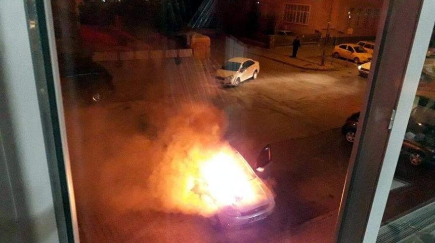 Kayseri&rsquo;de Otomobil Alev Alev Yandı