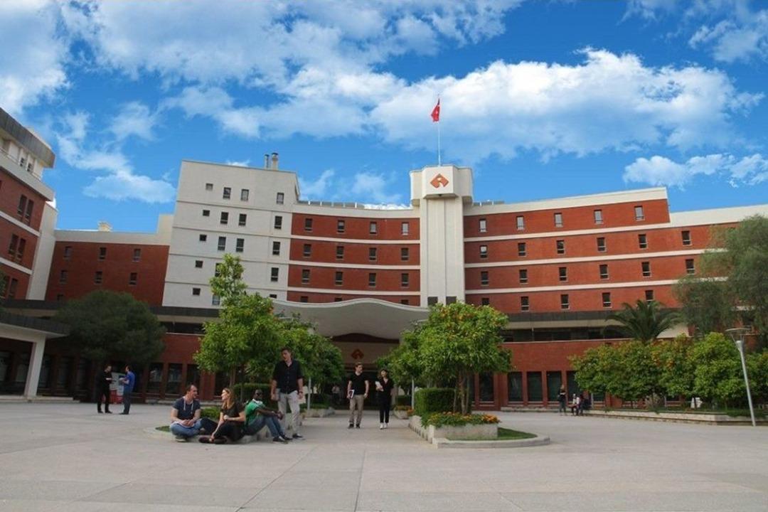 Fark Oluşturanlar İzmir Ekonomi&rsquo;de