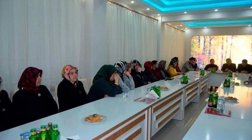 Bayırk&ouml;y Beldesi&rsquo;nde Yeni Anayasa Konuşuldu