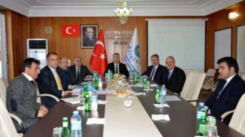 1. Osb Y&ouml;netim Kurulu Toplantısı Vali Toprak&rsquo;ın Başkanlığında Yapıldı
