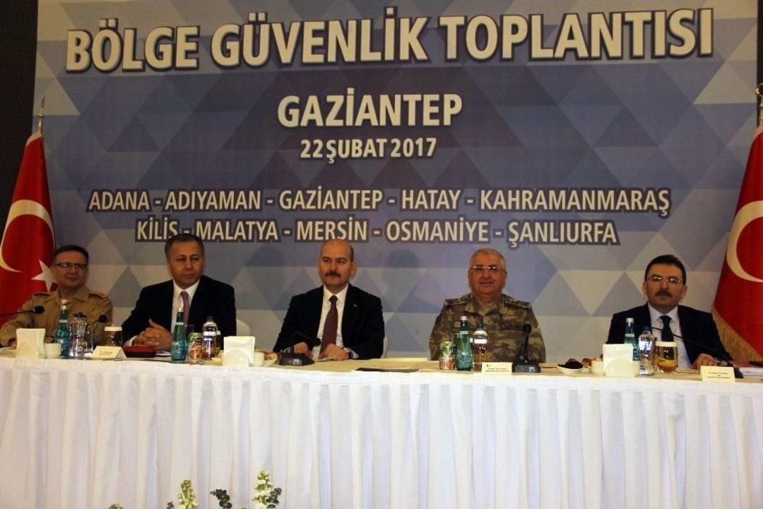 İ&ccedil;işleri Bakanı Soylu, 10 İlin Valisiyle G&uuml;venlik Toplantısında Bir Araya Geldi