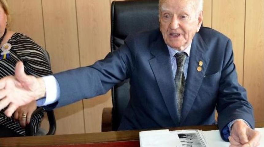 Zonguldak'ta Adı Salonlara Verilen Emekli &Ouml;ğretmen &Ouml;ld&uuml;