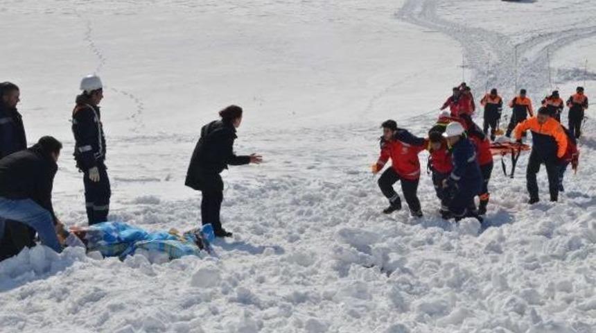 Bitlis’Te Gerçeği Aratmayan Çığ Tatbikatı