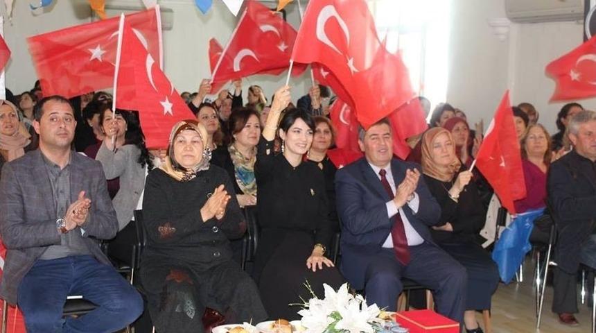 Ak Kadınlar Buharkent&rsquo;te Buluştu