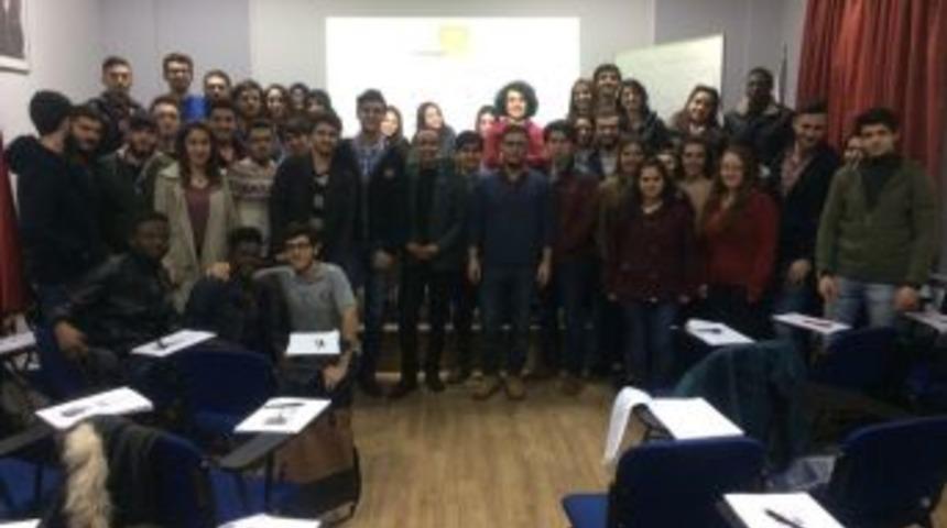 Be&uuml;&rsquo;de &Ouml;ğrencilere İtalyanca Kursu