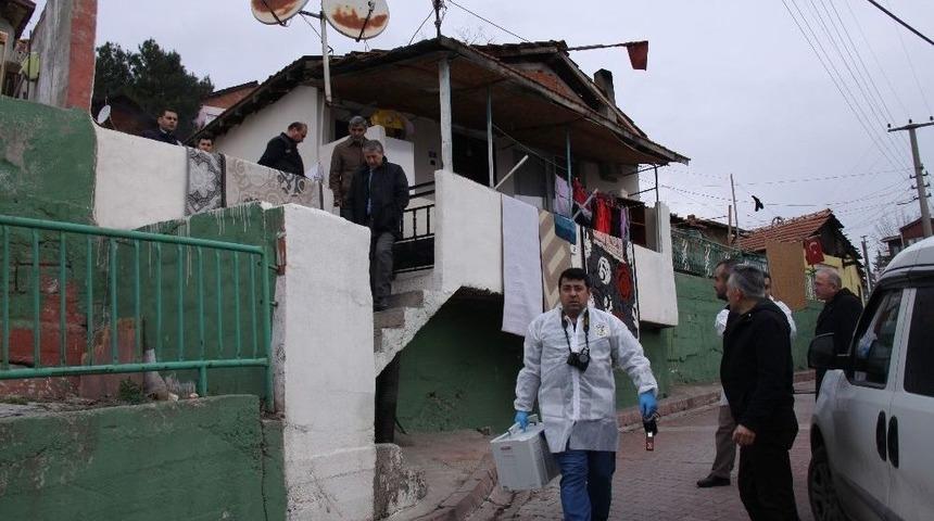 Aranan Şahıs, Polisin Kendisine Saldıran K&ouml;peğe A&ccedil;tığı Ateş Sonucu Seken Kurşunla Yaralandı