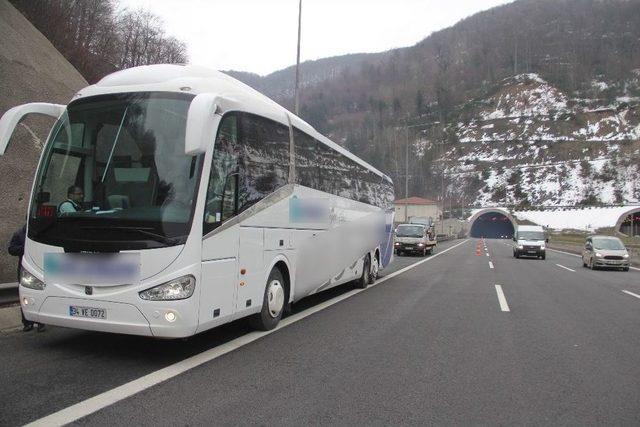 Bolu Dağı Tüneli’nde Kaza Trafiği Durdurdu