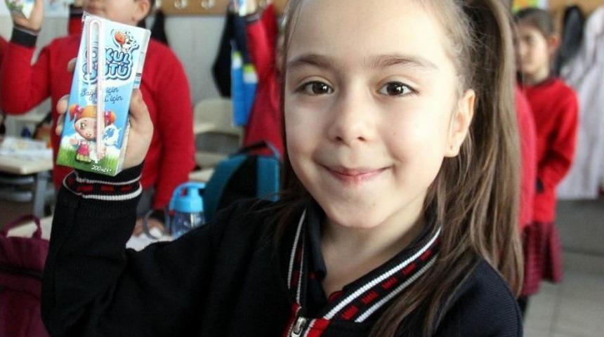 Kayseri&rsquo;de 104 Bin 590 &Ouml;ğrenciye S&uuml;t Ve Kuru &Uuml;z&uuml;m Dağıtıldı