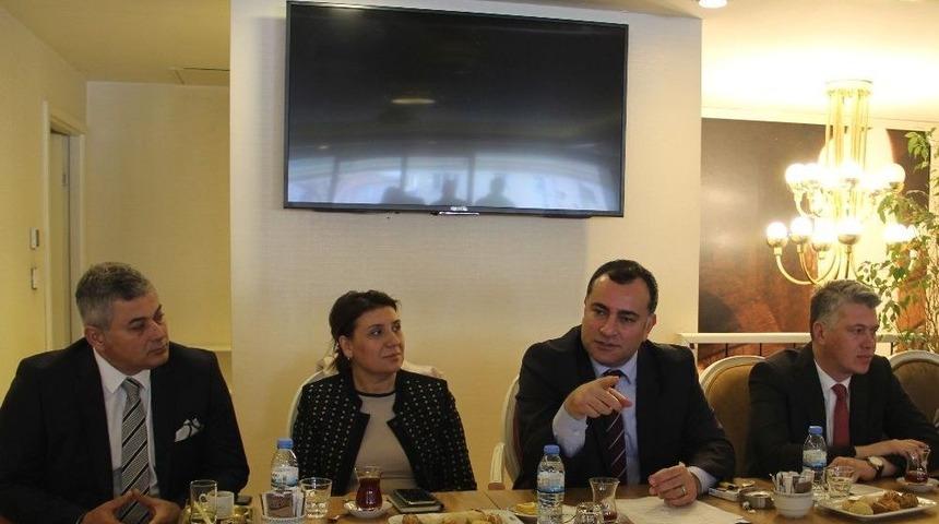 Başkan Taşdelen, Bah&ccedil;eli Esnafıyla Buluştu