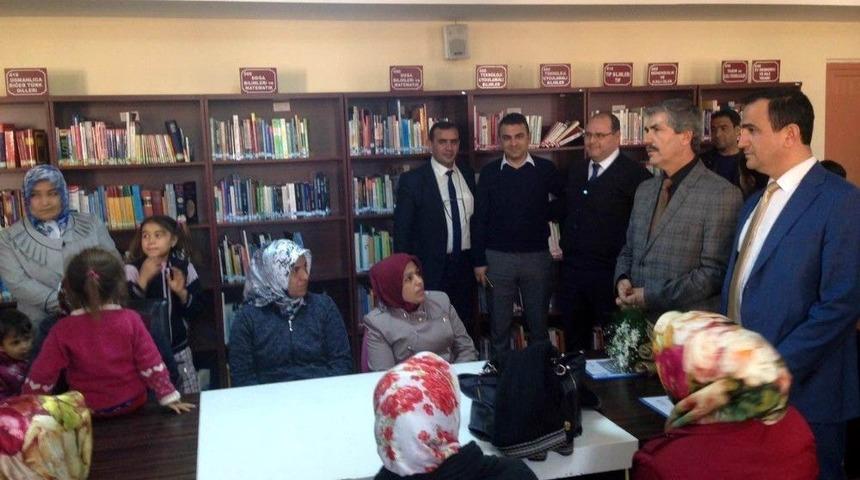 "ailemle K&uuml;t&uuml;phanedeyim" Projesi