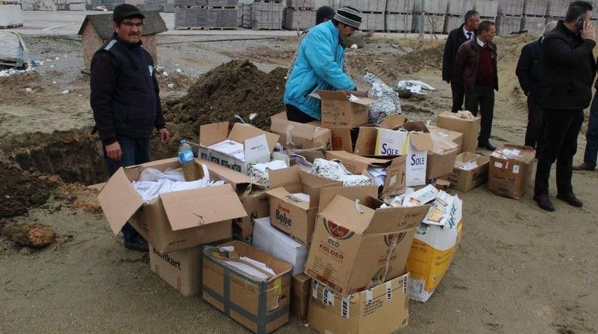 Binlerce Kişinin Kimlik Fotokopisini Yaktılar