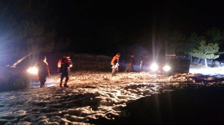 Kara Saplanan Arazi Aracının Yardımına Afad Ekipleri Yetişti