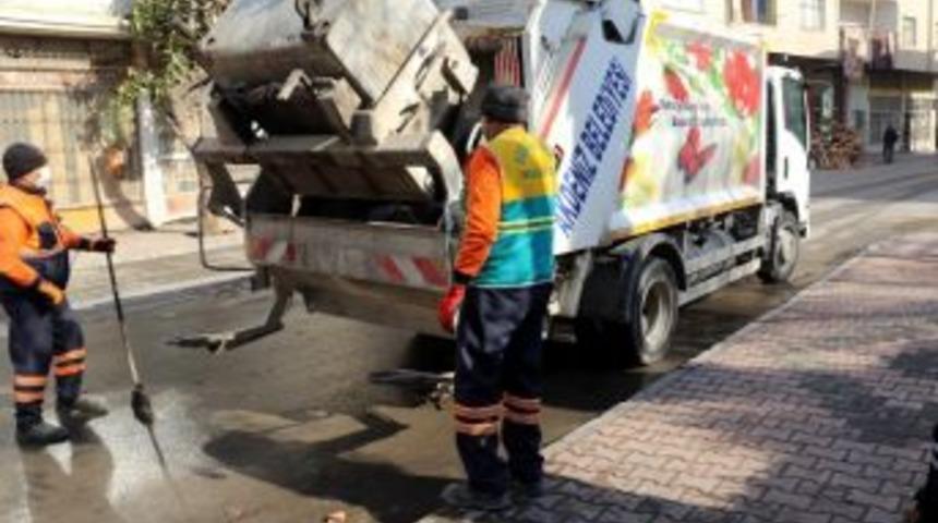 Akdeniz&rsquo;de Konteyner İla&ccedil;lama Ve Temizliğine Başladı