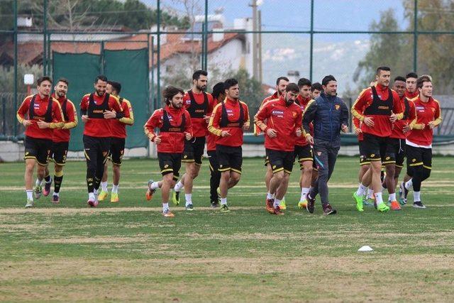 Okan Buruk, &ldquo;biz En Yukarıda Olmak İstiyoruz. G&ouml;ztepe&rsquo;ye Yakışan Bu&rdquo; 1