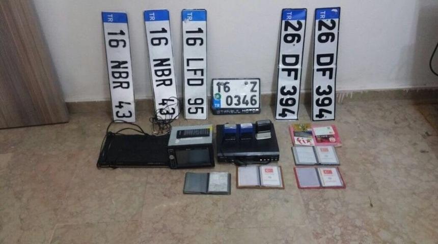 Bursa&rsquo;da Uyuşturucu Baskını Yapılan Ev Cephanelik &Ccedil;ıktı