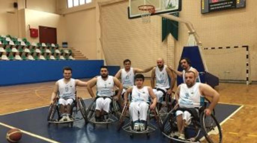 Tekerlekli Sandalye Basketbol Takımı Galip