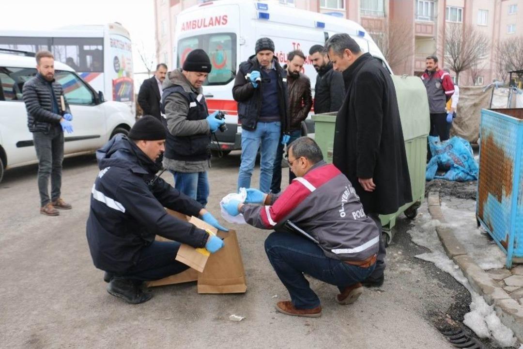 &Ccedil;&ouml;p Konteynerinde Kız Bebek Cesedi Bulundu
