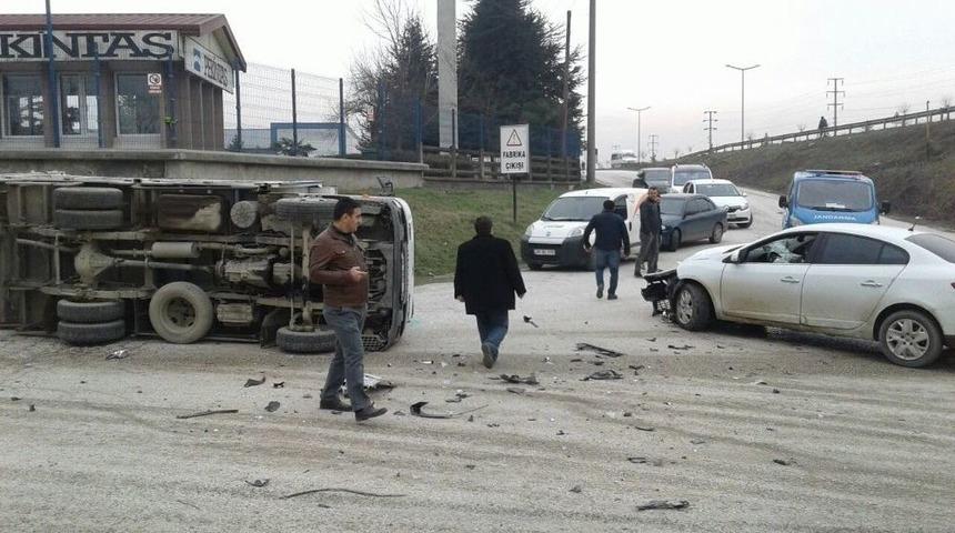 Kamyonla Otomobilin &Ccedil;arpıştığı Kazada 1 Kişi Yaralandı