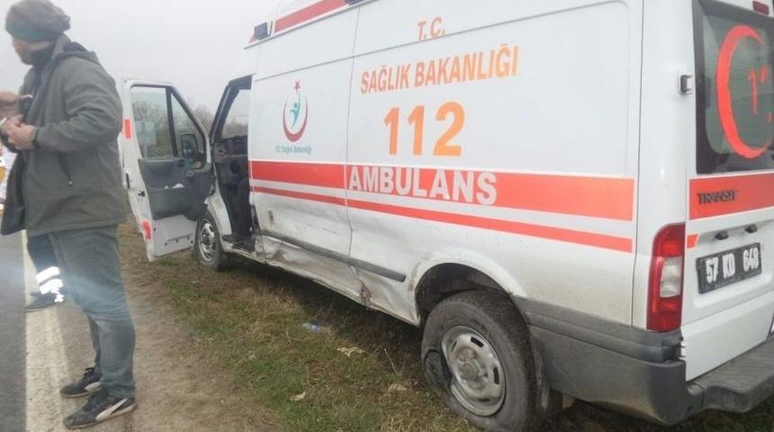 Sinop&rsquo;ta Ambulansla Cip &Ccedil;arpıştı