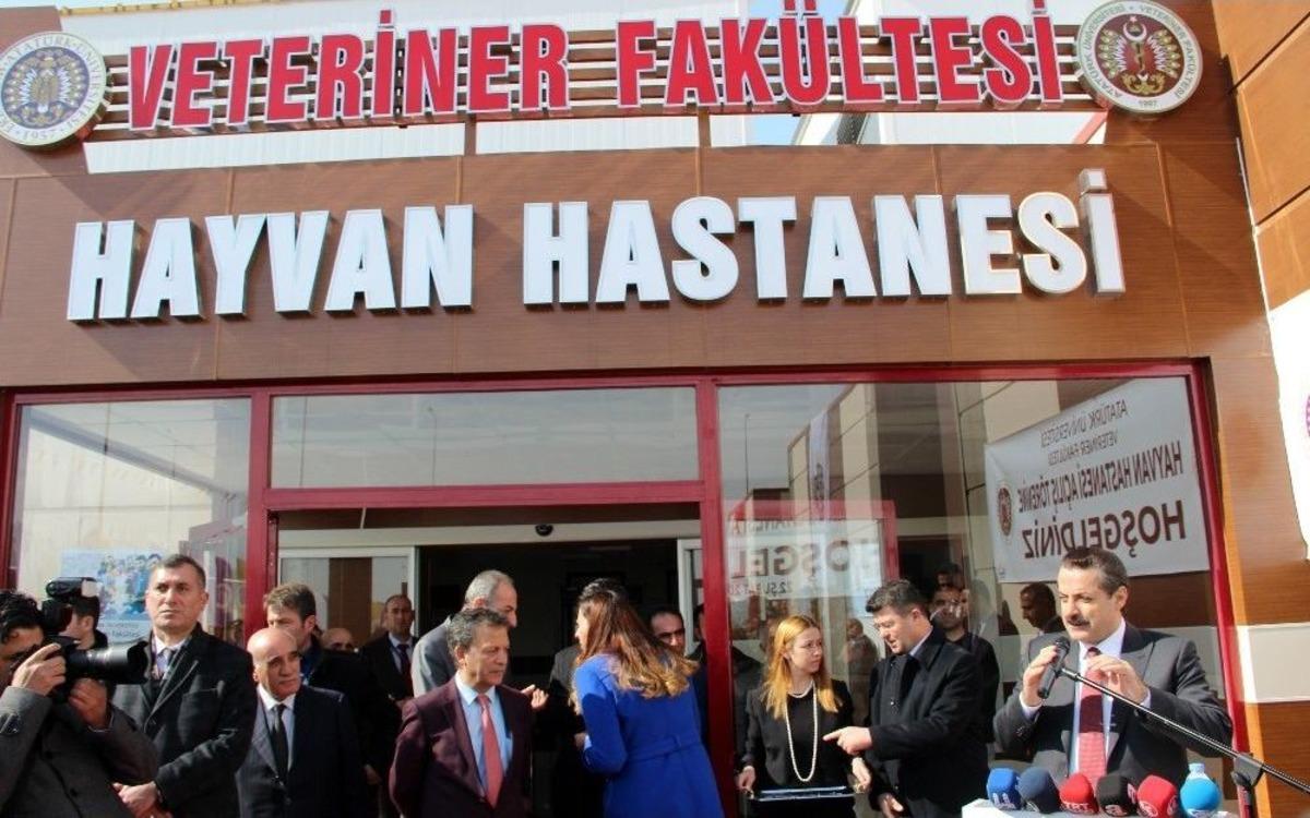 Bakan &Ccedil;elik: "siyaset&ccedil;i Bilimin Ayağına Gelecek"