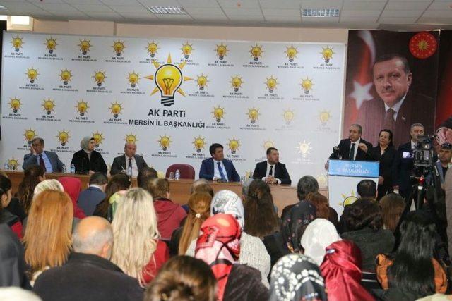 Mehdi Eker&rsquo;i G&uuml;l&uuml;mseten Slogan 1