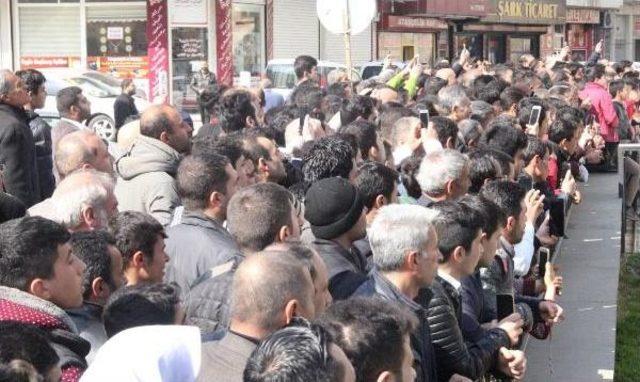 Belediye &Ouml;n&uuml;nde Tabancayla Intihar Girişimi 1