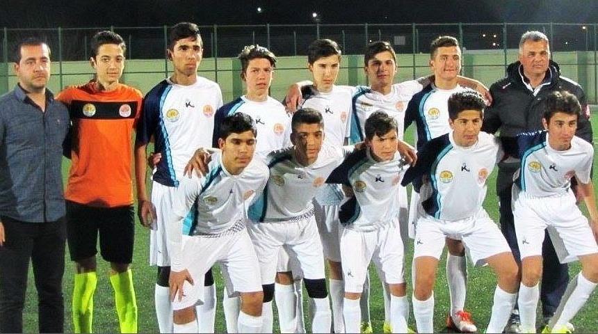 Gen&ccedil; Şimşekler U-15 Adana Şampiyonu Oldu