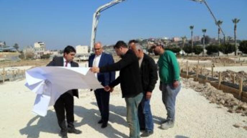 Erdemli&rsquo;ye Yeni Kapalı Pazaryeri Ve Otopark Yapılıyor