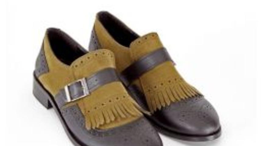 Erkekler, Kadınlardan Daha &Ccedil;ok Ayakkabı Satın Alıyor