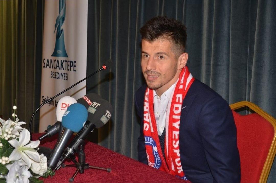 Emre Bel&ouml;zoğlu: "mukavelem Bittiğinde Futbolu Bırakmış Olurum"