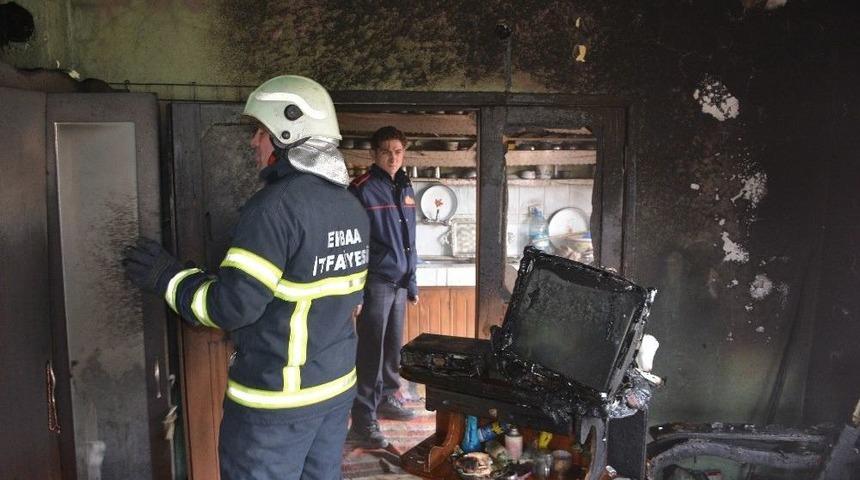 93 Yaşındaki Kadının Evi Yandı