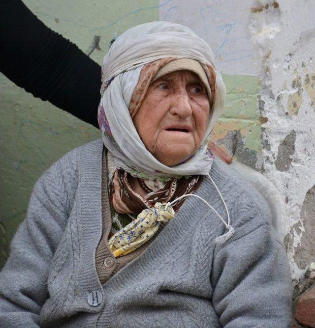 93 Yaşındaki Kadının Evi Yandı