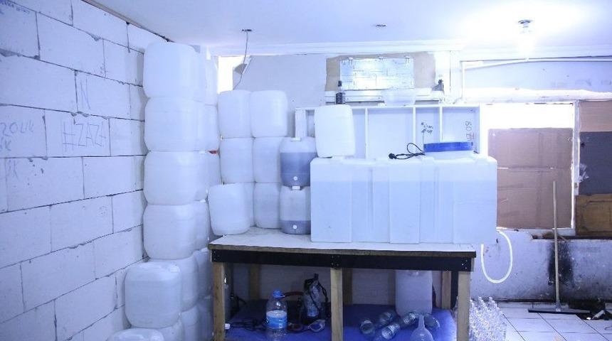 Fatih&rsquo;te Sahte İ&ccedil;ki Operasyonu