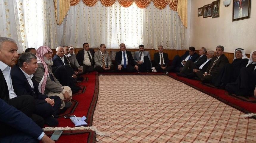 Şanlıurfa Valisi Tuna Kanaat &Ouml;nderleriyle Bir Araya Geldi