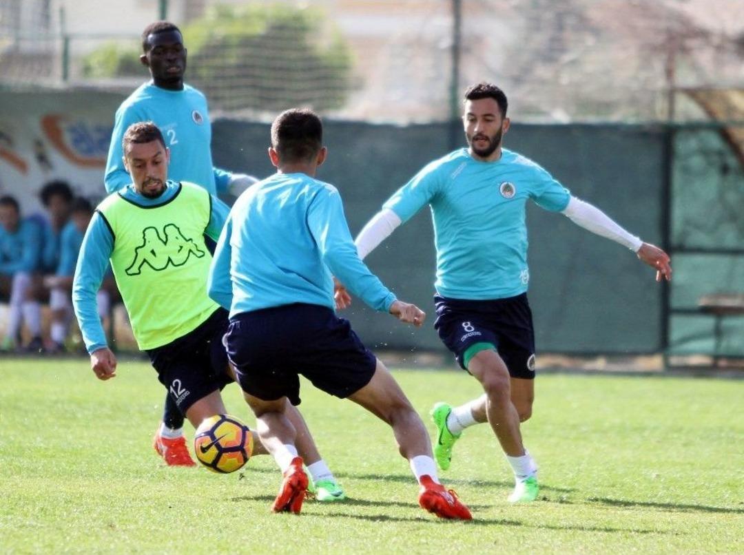 Hasan &Ccedil;avuşoğlu: "şehrin, S&uuml;per Lig Takımına İlgisizliği Bizi &Uuml;z&uuml;yor"