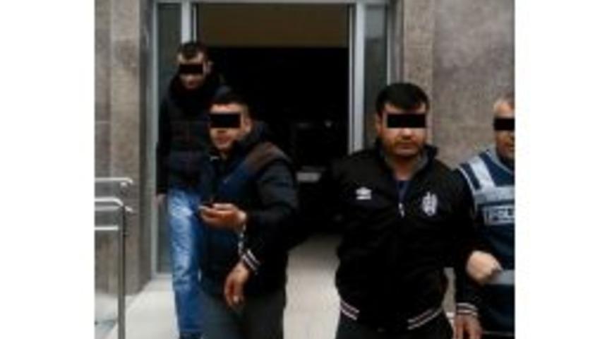 İzmir&rsquo;de Hırsızlık: 2 Kişi Tutuklandı