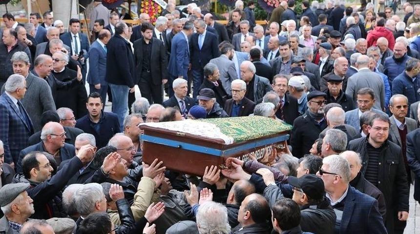 Başkan &Ouml;zakcan&rsquo;ın Kayınvalidesi Son Yolculuğuna Uğurlandı